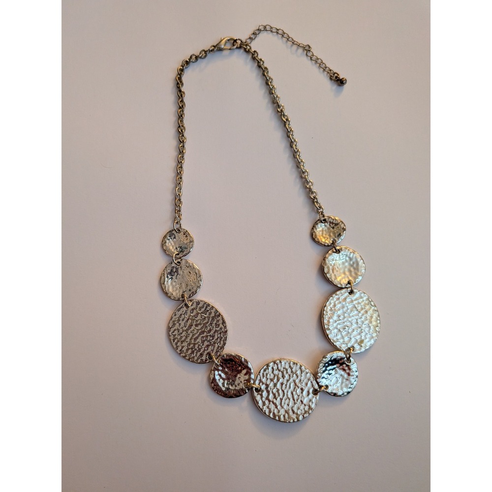 Hammered Silver Tone Graduated Disc Collar Necklace Textured Circle Statement